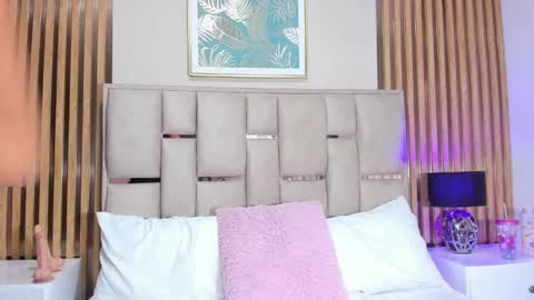 Snapshot of emma_millers__ chatting on 02-19-26, 11:50 Emma online show from 02-19-26, 11:50