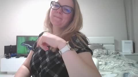 emma_misty_ online show from 04-27-26, 07:45