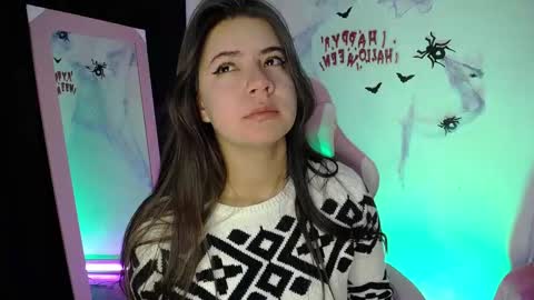 Snapshot of emma_naa chatting on 10-30-25, 01:18 Emma online show from 10-30-25, 01:18