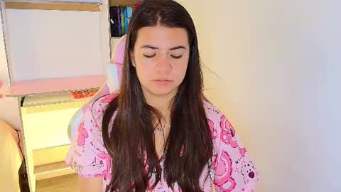 Emma online show from 07-15-26, 11:04