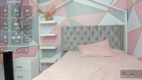 Snapshot of emma_petite4u chatting on 02-09-25, 10:09 Emma online show from 02-09-25, 10:09