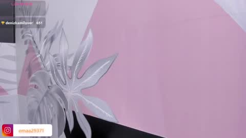 Snapshot of emma_petite4u chatting on 02-11-25, 12:49 Emma online show from 02-11-25, 12:49