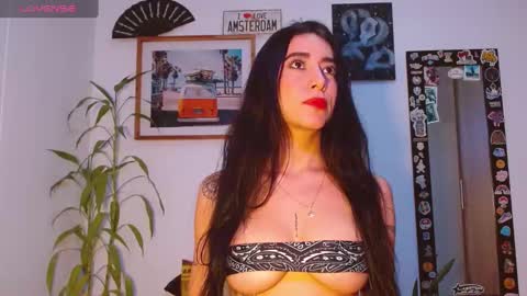 Sara Luna online show from 02-25-25, 03:20