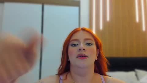 Snapshot of emma_queens1 chatting on 12-23-25, 12:30 Emma online show from 12-23-25, 12:30