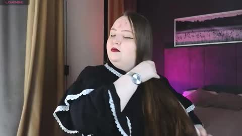 Snapshot of emma_razoom chatting on 10-14-25, 01:50 Emma Razumovskaya online show from 10-14-25, 01:50