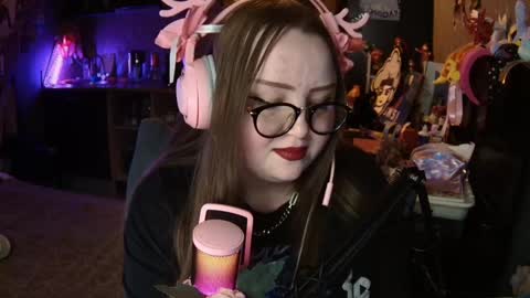 Snapshot of emma_razoom chatting on 03-28-26, 09:58 Emma Razumovskaya online show from 03-28-26, 09:58