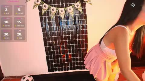 Snapshot of emma_sanz__ chatting on 02-19-26, 01:29 Emma Sanz online show from 02-19-26, 01:29