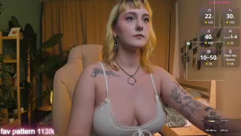 Snapshot of emma_thomps chatting on 04-30-26, 02:12 Rose online show from 04-30-26, 02:12