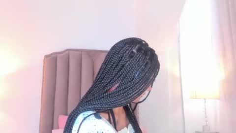 Snapshot of emma_torres__ chatting on 06-23-26, 01:09 Ema online show from 06-23-26, 01:09