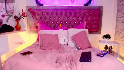 neko  online show from 11-08-25, 08:29