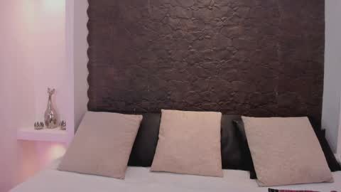 Snapshot of emma_woods__ chatting on 10-20-25, 07:47 emma_woods__ online show from 10-20-25, 07:47