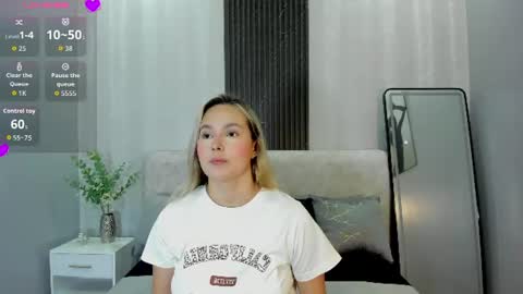 Snapshot of emmaa_white_ chatting on 06-27-26, 11:04 EMMA online show from 06-27-26, 11:04