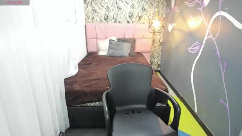 Emma Evans online show from 02-12-25, 12:01