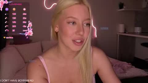 Snapshot of emmaandjake chatting on 06-16-26, 09:39 emmaandjake online show from 06-16-26, 09:39