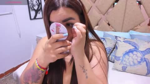 Snapshot of emmabigass7 chatting on 06-17-26, 01:19 Emma online show from 06-17-26, 01:19