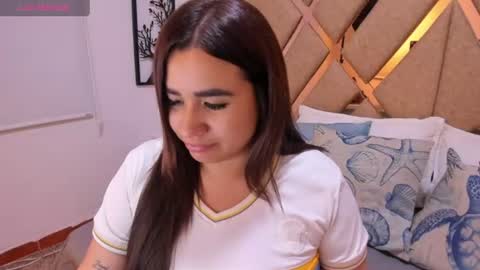 Snapshot of emmabigass7 chatting on 06-18-26, 05:19 Emma online show from 06-18-26, 05:19
