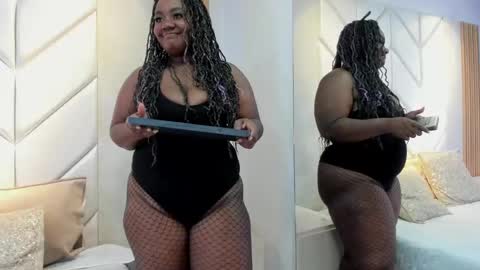 Snapshot of emmabrantt_ chatting on 10-31-25, 04:35 EmmaBrantt online show from 10-31-25, 04:35