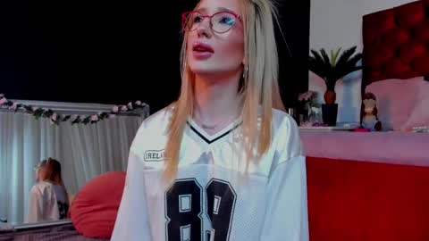 Em online show from 05-30-26, 03:47