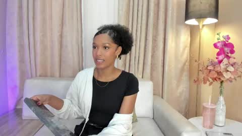 Snapshot of emmaclarckk chatting on 05-26-26, 05:20 Emma Clarck online show from 05-26-26, 05:20