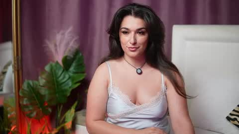 Snapshot of emmadallas chatting on 05-27-26, 06:49 Emma online show from 05-27-26, 06:49