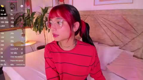 Snapshot of emmaduff_ chatting on 06-24-26, 11:42 online show from 06-24-26, 11:42
