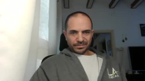 Snapshot of emmagold123 chatting on 01-09-25, 05:44 Ariel online show from 01-09-25, 05:44