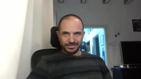 Snapshot of emmagold123 chatting on 02-06-25, 04:47 Ariel online show from 02-06-25, 04:47