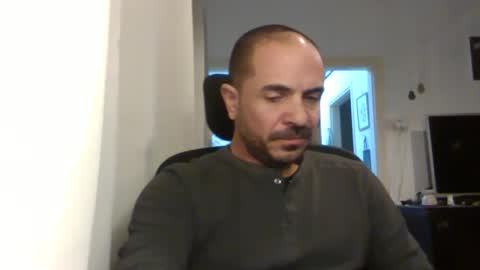 Snapshot of emmagold123 chatting on 02-07-25, 05:51 Ariel online show from 02-07-25, 05:51