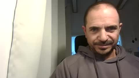 Snapshot of emmagold123 chatting on 02-10-25, 04:47 Ariel online show from 02-10-25, 04:47