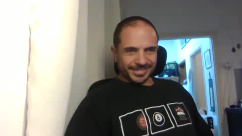 Snapshot of emmagold123 chatting on 02-12-25, 07:45 Ariel online show from 02-12-25, 07:45