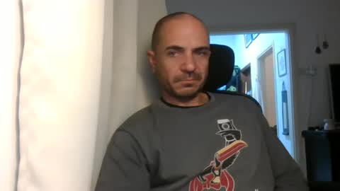 Snapshot of emmagold123 chatting on 02-17-25, 05:43 Ariel online show from 02-17-25, 05:43