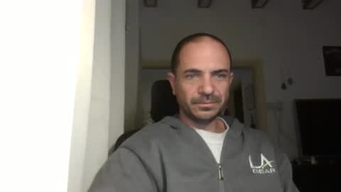 Snapshot of emmagold123 chatting on 03-09-25, 03:32 Ariel online show from 03-09-25, 03:32