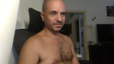 Snapshot of emmagold123 chatting on 09-19-25, 01:01 Ariel online show from 09-19-25, 01:01