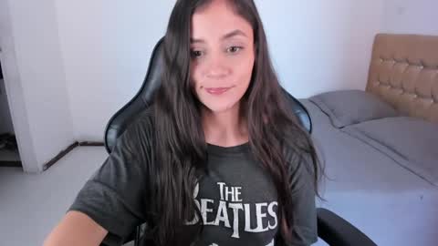 Jennifer online show from 04-12-26, 01:38