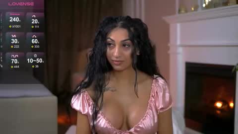 emmahale online show from 10-22-25, 03:07