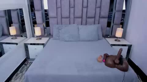 EMMA HILL online show from 03-25-26, 11:05