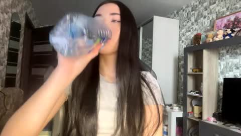 Emma online show from 04-06-26, 12:17