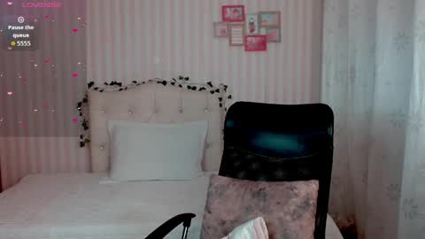 Snapshot of emmalove_doll chatting on 03-23-26, 12:03 Emmas Room online show from 03-23-26, 12:03