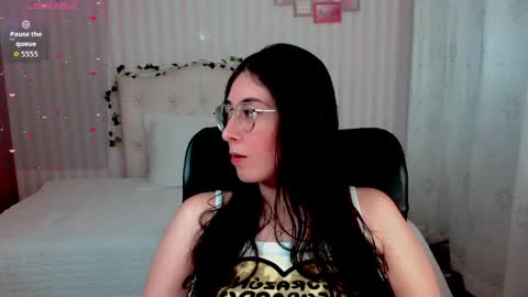Snapshot of emmalove_doll chatting on 03-25-26, 01:11 Emmas Room online show from 03-25-26, 01:11