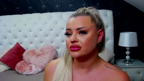 Emma Mavis online show from 12-28-24, 01:38