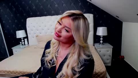 Emma Mavis online show from 02-24-25, 06:27