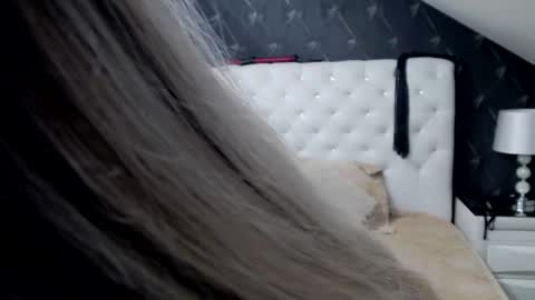 Emma Mavis online show from 11-03-25, 05:42