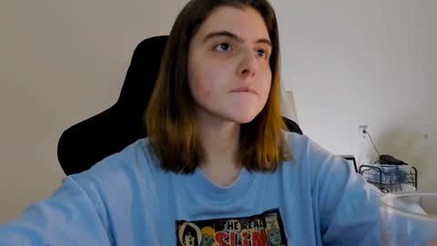 Snapshot of emmamon chatting on 12-10-24, 07:43 Emma online show from 12-10-24, 07:43