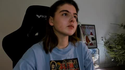 Snapshot of emmamon chatting on 01-08-25, 07:45 Emma online show from 01-08-25, 07:45