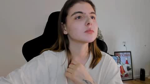 Snapshot of emmamon chatting on 01-26-25, 07:09 Emma online show from 01-26-25, 07:09