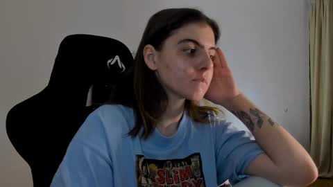 Snapshot of emmamon chatting on 02-26-25, 07:38 Emma online show from 02-26-25, 07:38