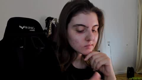 Snapshot of emmamon chatting on 03-07-25, 08:00 Emma online show from 03-07-25, 08:00