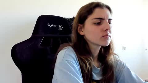 Snapshot of emmamon chatting on 09-29-25, 10:09 Emma online show from 09-29-25, 10:09