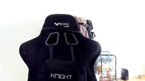 Snapshot of emmamon chatting on 10-11-25, 10:25 Emma online show from 10-11-25, 10:25