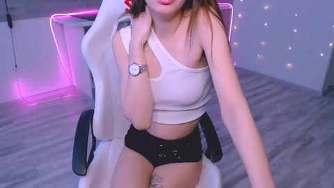 Snapshot of emmaravaan chatting on 02-17-26, 06:10 Emma online show from 02-17-26, 06:10